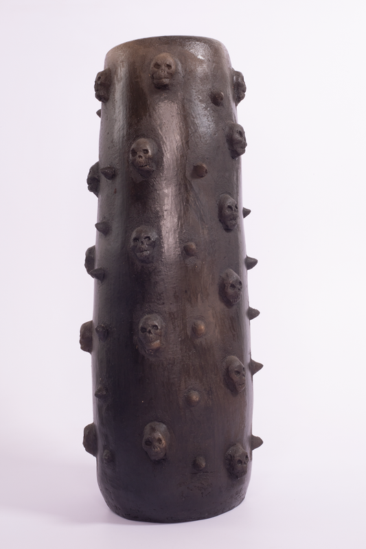 CILINDRO ALTO CON CALAVERAS Y PICOS
